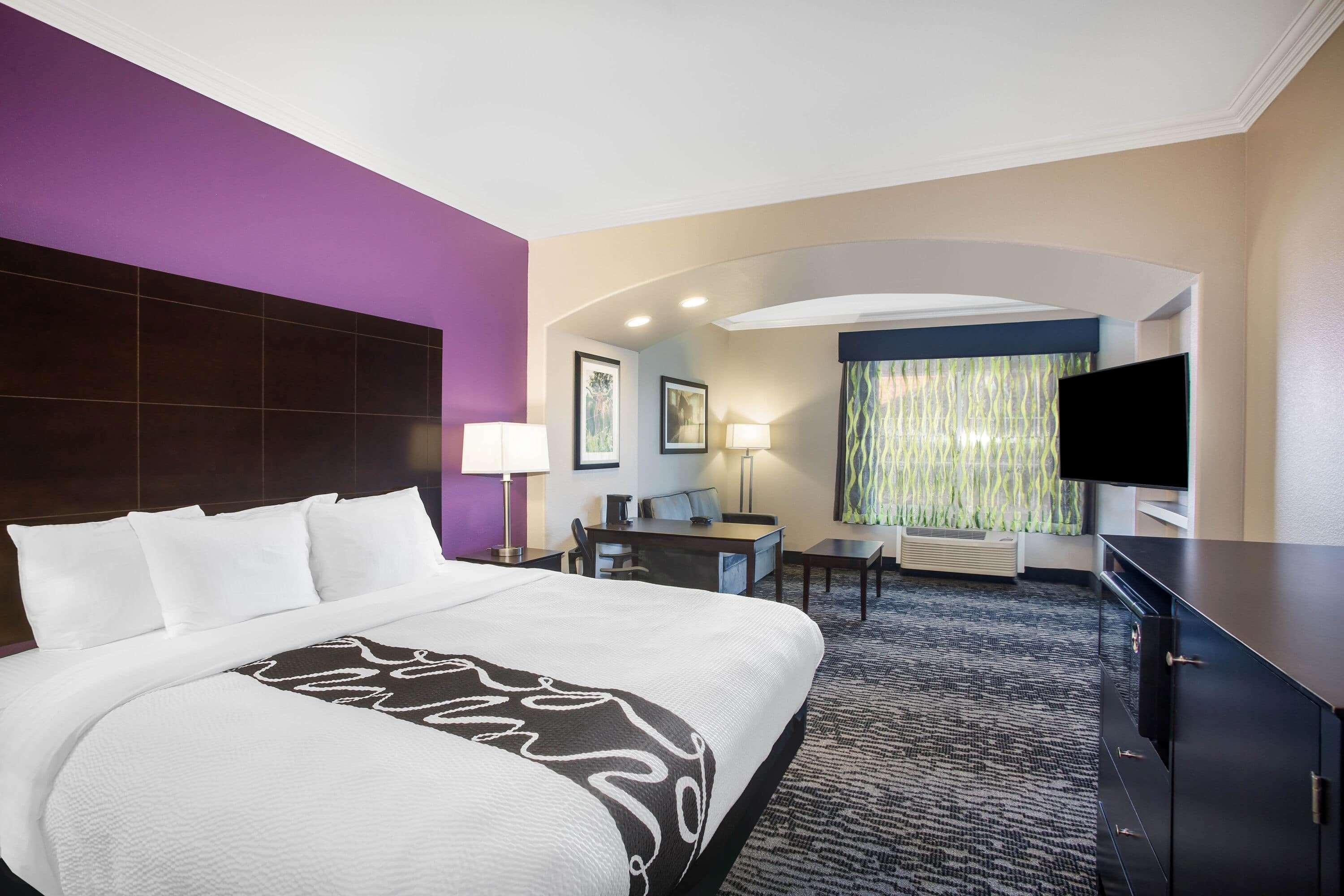 La Quinta By Wyndham Columbus Tx Hotel Exterior photo