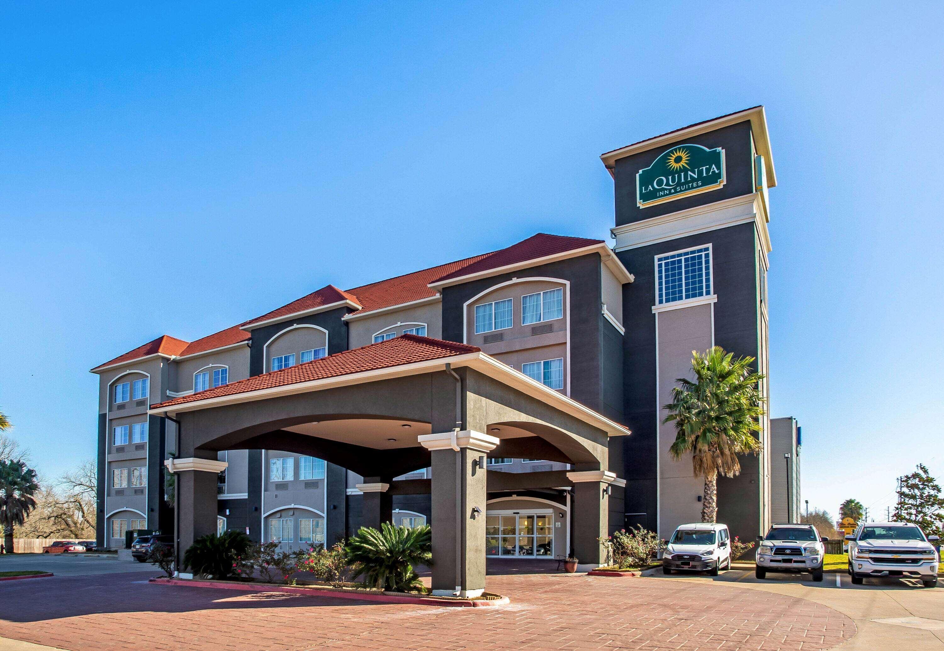 La Quinta By Wyndham Columbus Tx Hotel Exterior photo